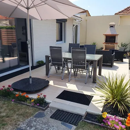 Maison Calme A 50 M De La